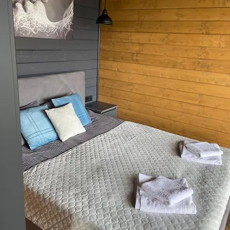 Under Sky - з теплим басейном ,чаном-джакузі, панорамною ванною та Playstation 5 * Slavske